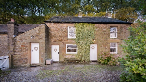 The exterior of Mam Farm, Derbyshire